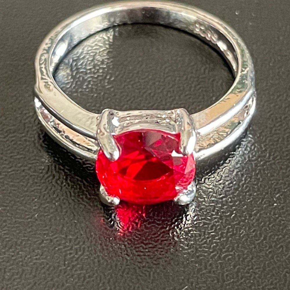 Red crystal S925 silver ring size 6 - Picture 1 of 9